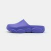 * | Moschino Clogs Purple