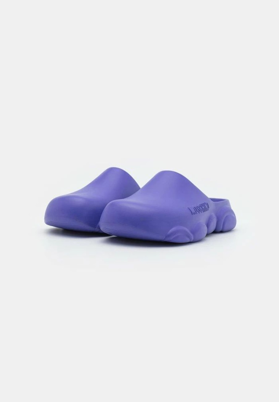 * | Moschino Clogs Purple