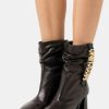 * | Moschino Classic Ankle Boots Nero