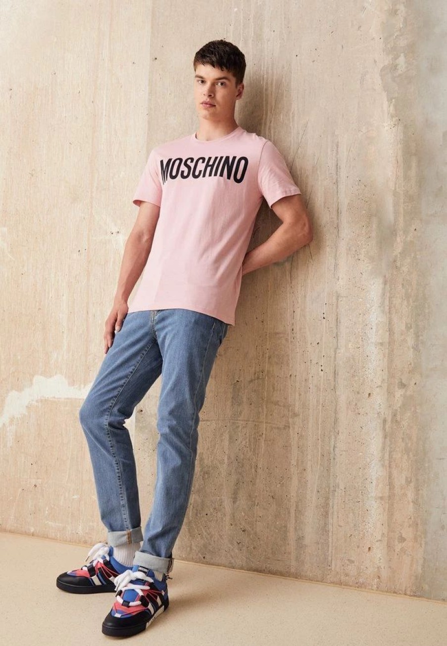 * | Moschino Print T-Shirt Pink