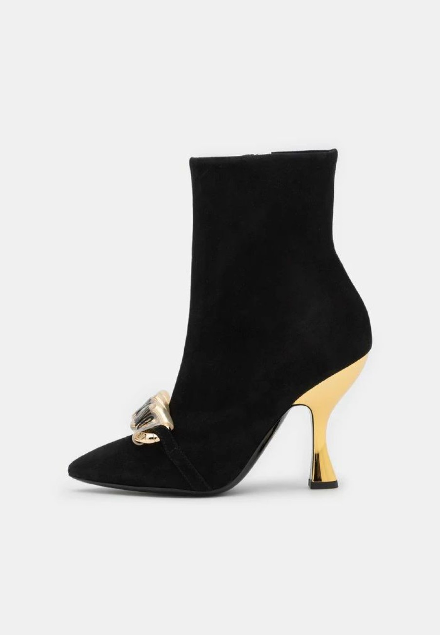 * | Moschino Classic Ankle Boots Nero