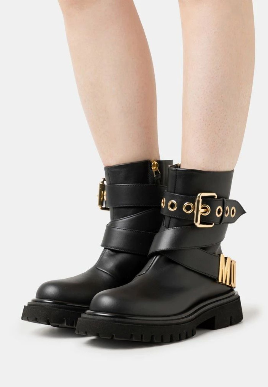 * | Moschino Classic Ankle Boots Nero