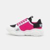 * | Moschino Trainers White/Fuxia