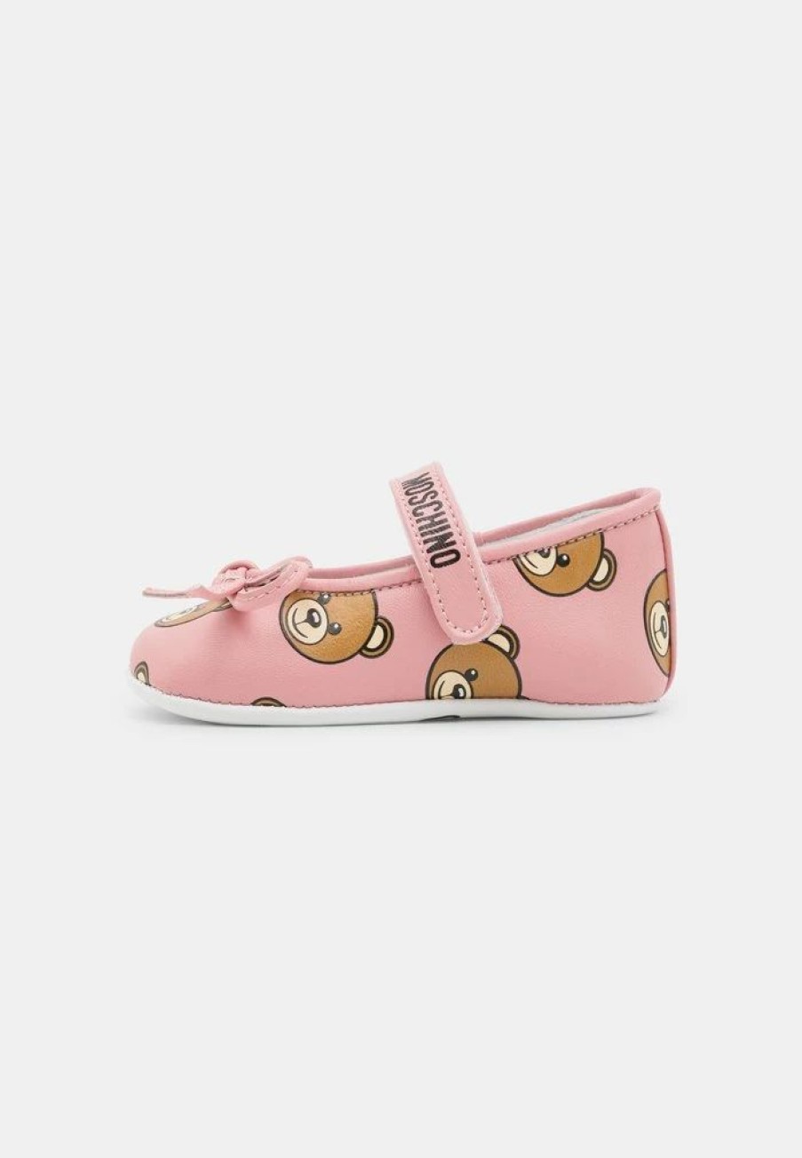 * | Moschino Newborn Mary Jane Teddy Bear All Over Print First Shoes Pink