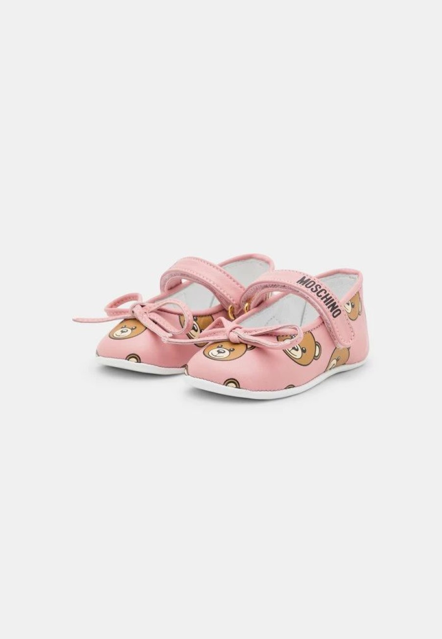 * | Moschino Newborn Mary Jane Teddy Bear All Over Print First Shoes Pink