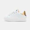 * | Moschino Unisex Trainers White/Gold