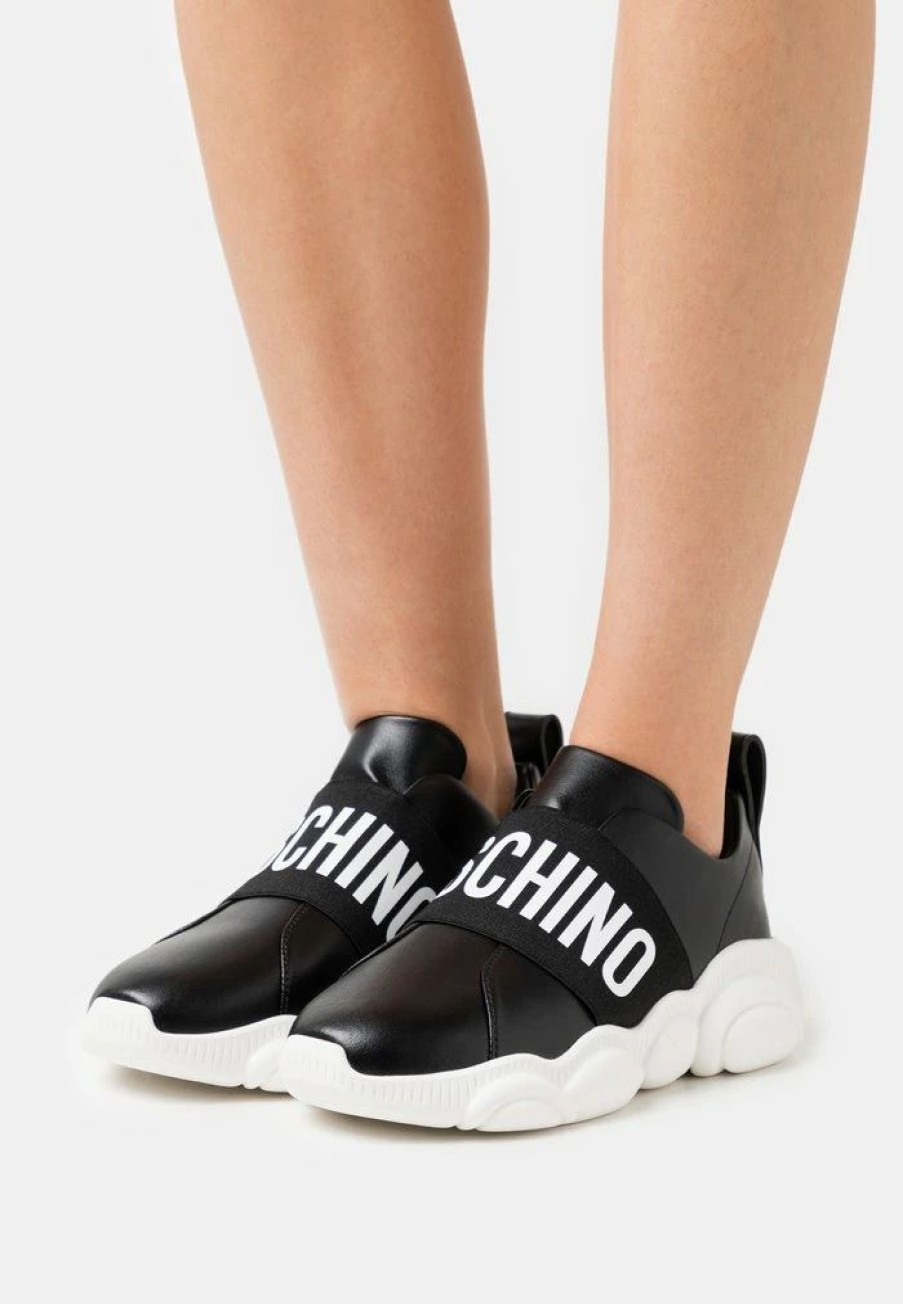 * | Moschino Slip-Ons Nero