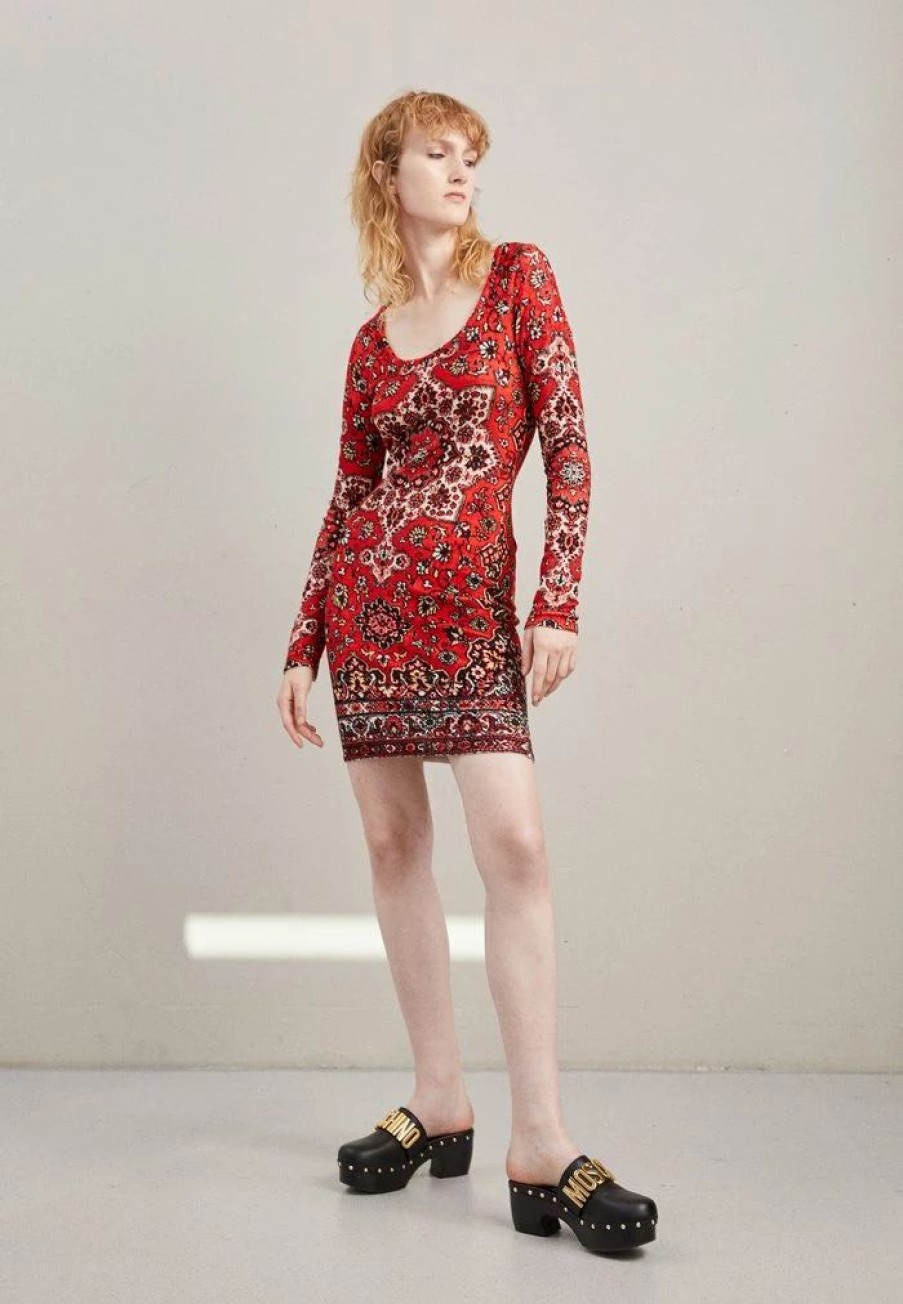 * | Moschino Dress Shift Dress Red