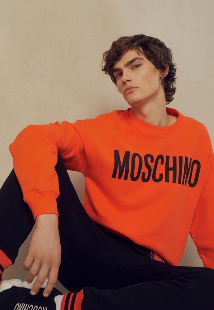 * | Moschino Sweatshirt Red