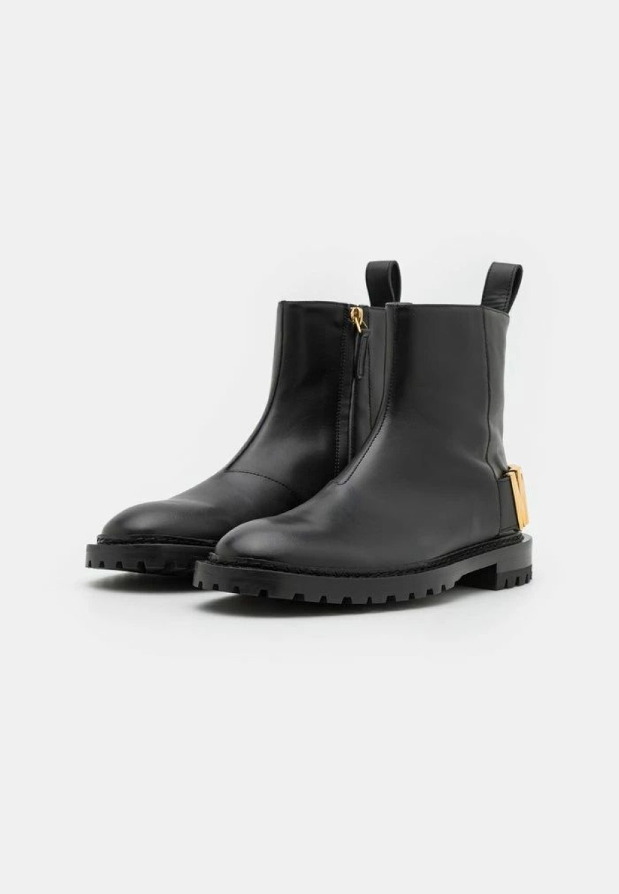 * | Moschino Classic Ankle Boots Nero