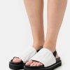 * | Moschino Sandals Bianco