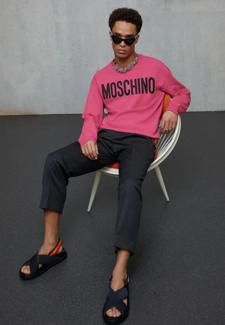 * | Moschino Sweatshirt Fucsia