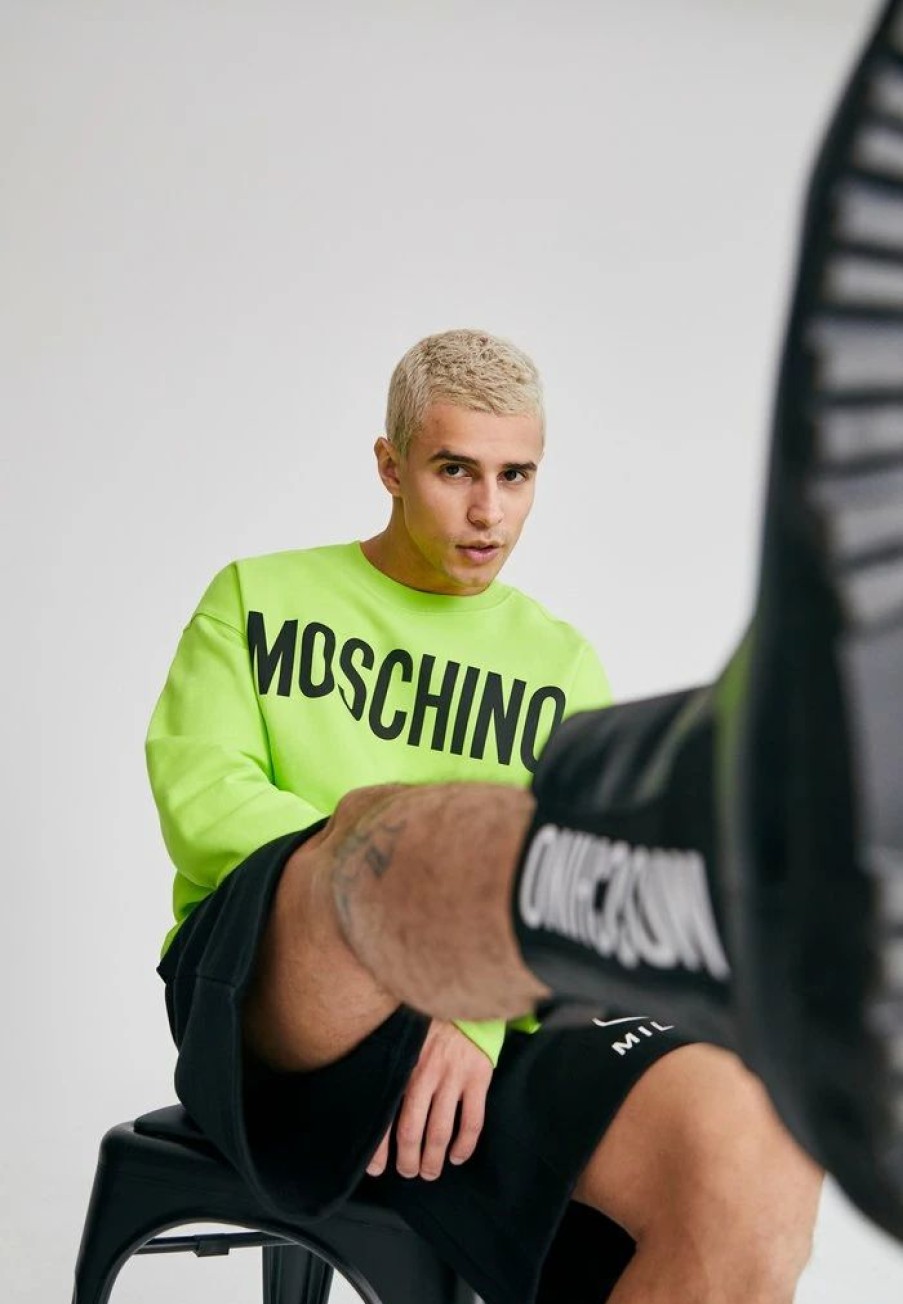 * | Moschino Sweatshirt Green