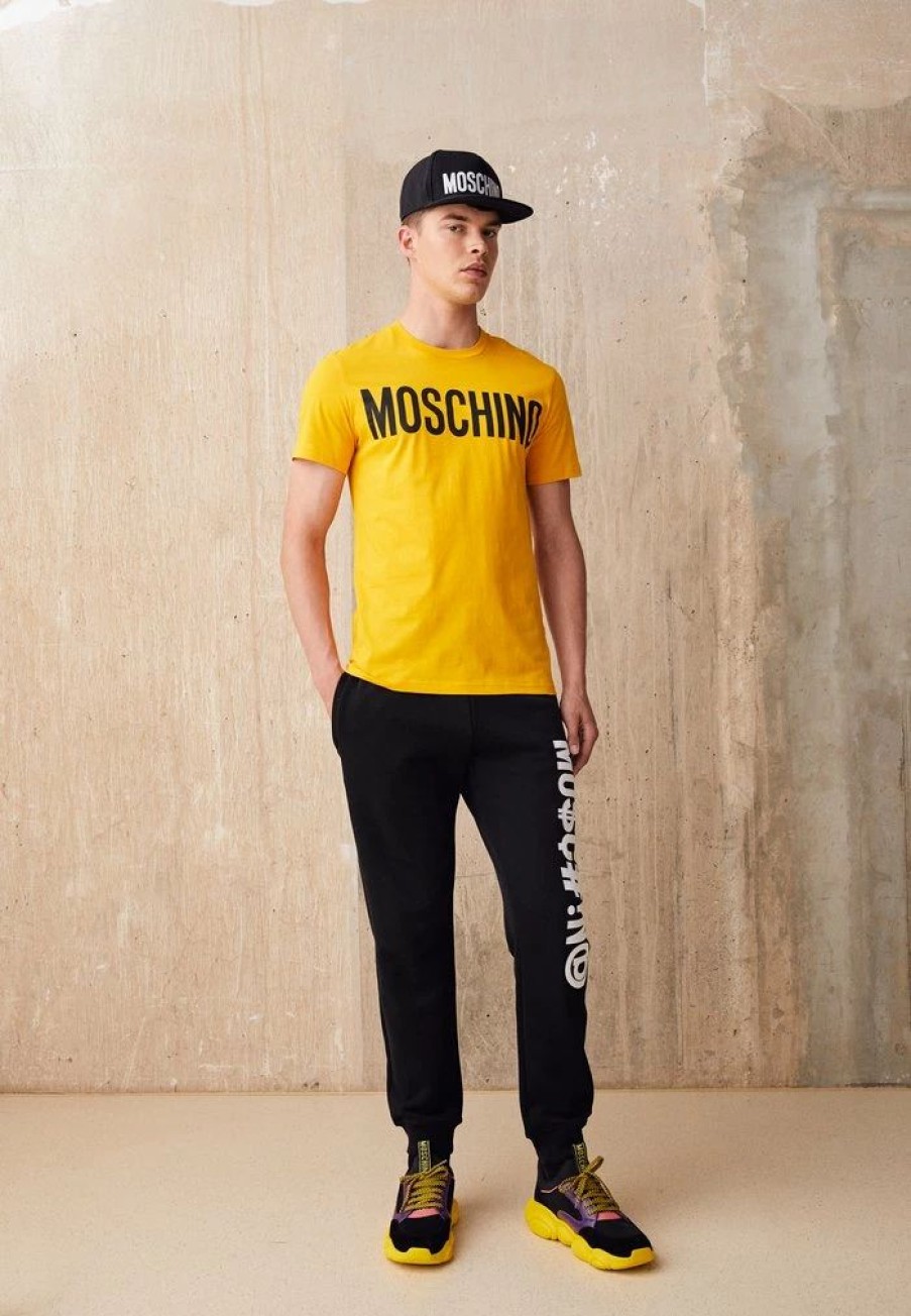 * | Moschino Print T-Shirt Yellow