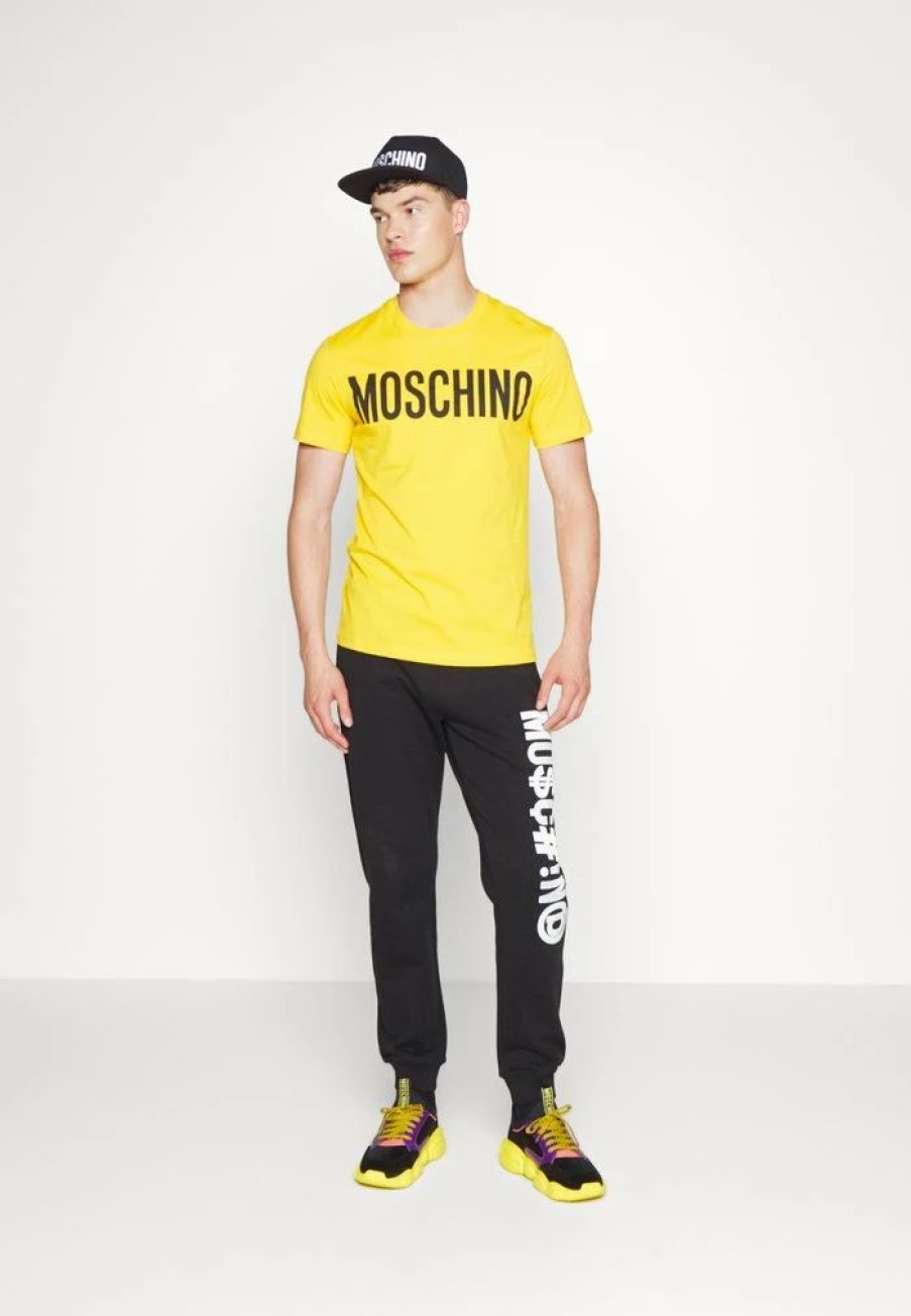 * | Moschino Print T-Shirt Yellow