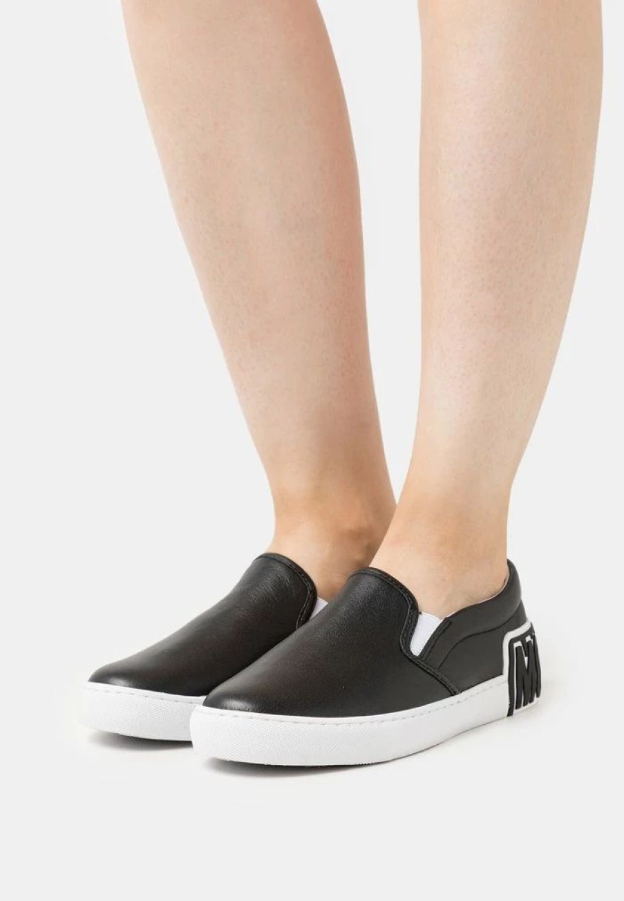 * | Moschino Slip-Ons Nero